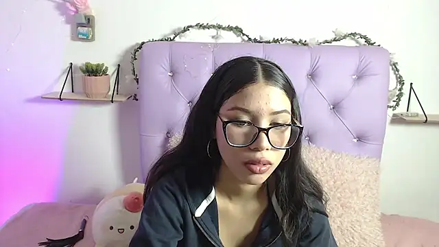 Snapshot of AmberJeong chatting on 02.03.25 AmberJeong online show from 02.03.25