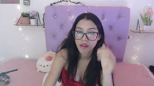 Snapshot of AmberJeong chatting on 02.17.25 AmberJeong online show from 02.17.25