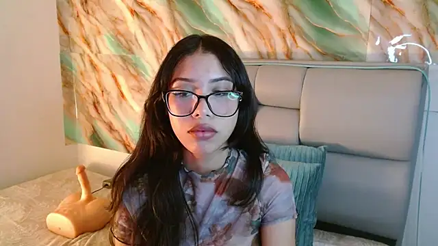 Snapshot of AmberJeong chatting on 03.01.25 AmberJeong online show from 03.01.25