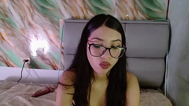 Snapshot of AmberJeong chatting on 03.20.25 AmberJeong online show from 03.20.25