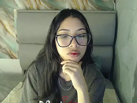 Snapshot of AmberJeong chatting on 10.08.25 AmberJeong online show from 10.08.25