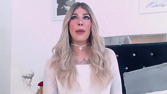 Snapshot of ZikaruRichie chatting on 02.10.25 ZikaruRichie online show from 02.10.25