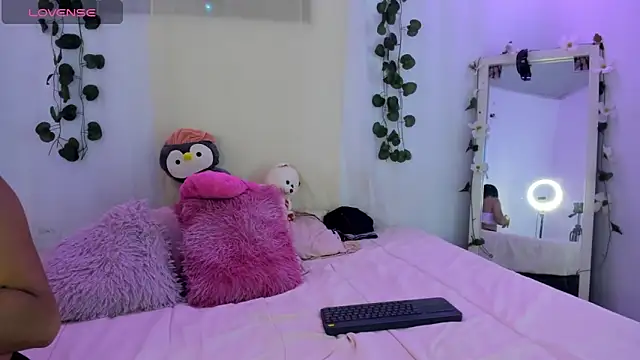 catalina and roger online show from 09.25.25