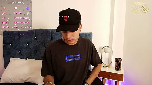 Snapshot of Amadeo_Wild chatting on 12.06.24 Amadeo Wild online show from 12.06.24