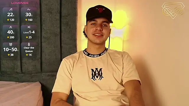 Snapshot of Amadeo_Wild chatting on 12.31.24 Amadeo Wild online show from 12.31.24