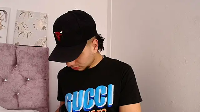 Snapshot of Amadeo_Wild chatting on 02.02.25 Amadeo Wild online show from 02.02.25