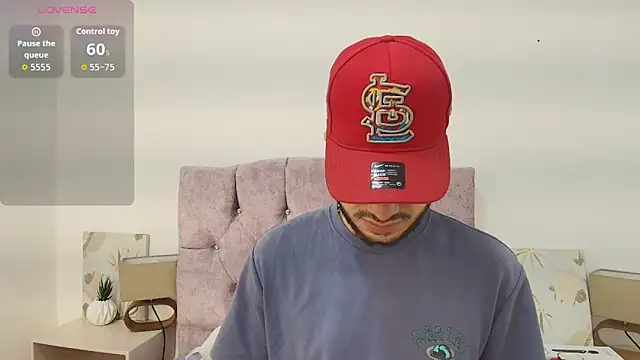 Snapshot of Amadeo_Wild chatting on 11.02.25 Amadeo Wild online show from 11.02.25