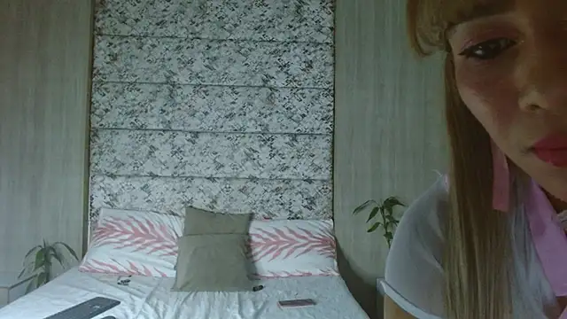 Snapshot of adara_deidara chatting on 03.19.25 adara deidara online show from 03.19.25