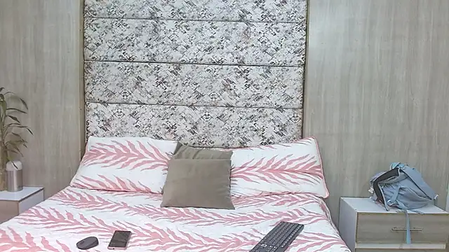 Snapshot of adara_deidara chatting on 03.22.25 adara deidara online show from 03.22.25