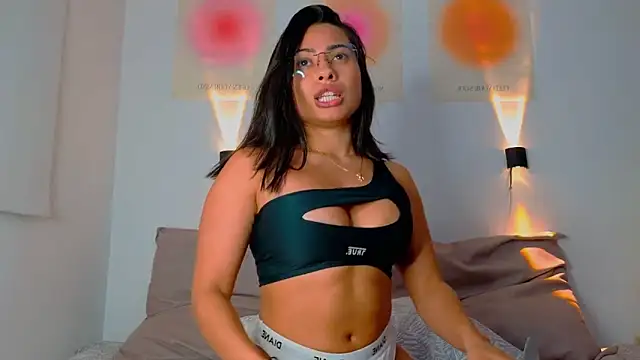 AlessaPears online show from 02.04.25