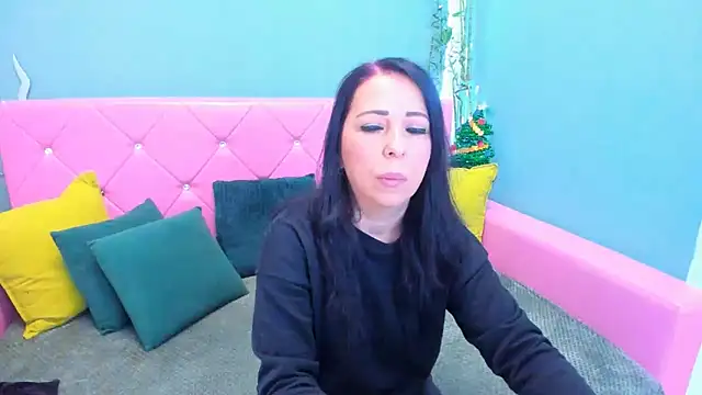 LauraSin online show from 12.15.25