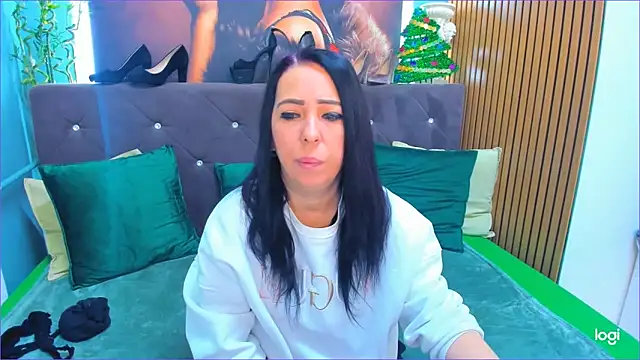 LauraSin online show from 12.19.25