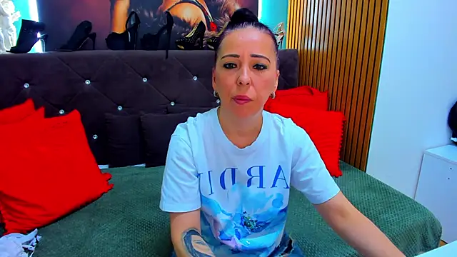 LauraSin online show from 05.21.26