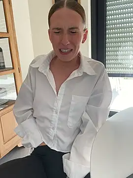 Snapshot of lola_tentatiion chatting on 03.04.25 lola tentatiion online show from 03.04.25