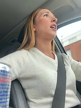 Snapshot of lola_tentatiion chatting on 03.11.25 lola tentatiion online show from 03.11.25