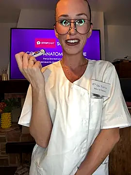 Snapshot of lola_tentatiion chatting on 09.08.25 lola tentatiion online show from 09.08.25