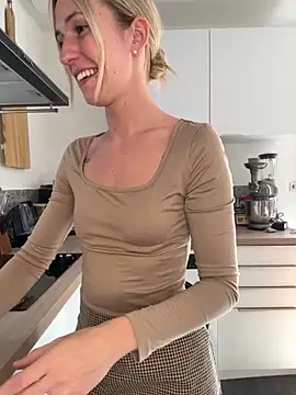 Snapshot of lola_tentatiion chatting on 09.27.25 lola tentatiion online show from 09.27.25