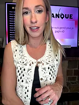 Snapshot of lola_tentatiion chatting on 11.09.25 lola tentatiion online show from 11.09.25