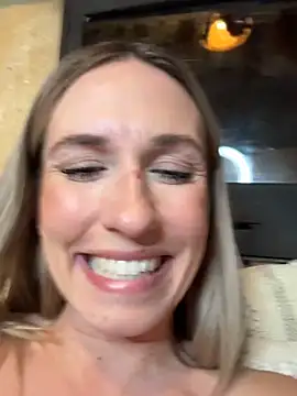 Snapshot of lola_tentatiion chatting on 11.24.25 lola tentatiion online show from 11.24.25