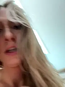 Snapshot of lola_tentatiion chatting on 11.25.25 lola tentatiion online show from 11.25.25