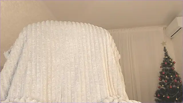 Snapshot of cherry_misaki chatting on 01.14.25 cherry misaki online show from 01.14.25