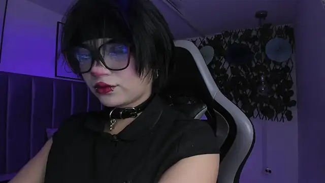Snapshot of Kitty_Gang chatting on 05.13.26 Kitty Gang online show from 05.13.26