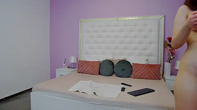 Lenna Paul online show from 03.19.25