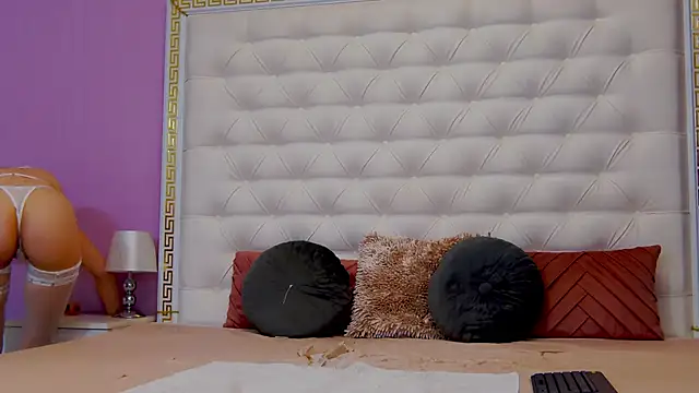 Lenna Paul online show from 09.17.25