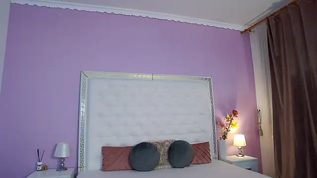 Lenna Paul online show from 01.17.26