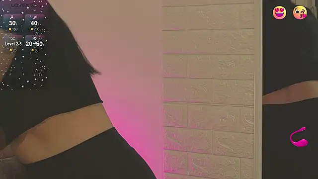 Snapshot of Ariel__Blossom chatting on 03.10.25 Ariel Blossom online show from 03.10.25