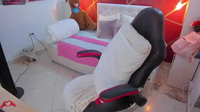 Snapshot of laris_park chatting on 03.02.25 laris park online show from 03.02.25