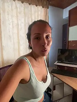 Snapshot of yaralyminjo2 chatting on 01.09.25 yaralyminjo2 online show from 01.09.25