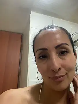 Snapshot of yaralyminjo2 chatting on 01.21.25 yaralyminjo2 online show from 01.21.25