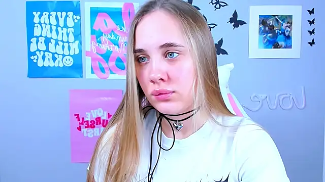 Snapshot of MiaMilas chatting on 01.09.25 MiaMilas online show from 01.09.25