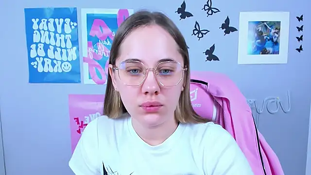 Snapshot of MiaMilas chatting on 01.30.25 MiaMilas online show from 01.30.25