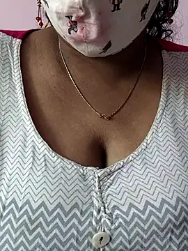 mallu-sumi online show from 11.19.25