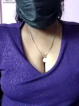 mallu-sumi online show from 04.18.26