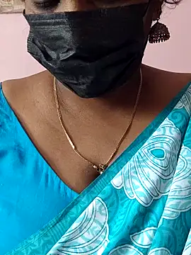 Snapshot of mallu-sumi chatting on 04.27.26 mallu-sumi online show from 04.27.26