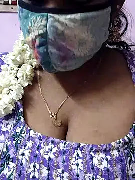 Snapshot of mallu-sumi chatting on 07.18.26 mallu-sumi online show from 07.18.26