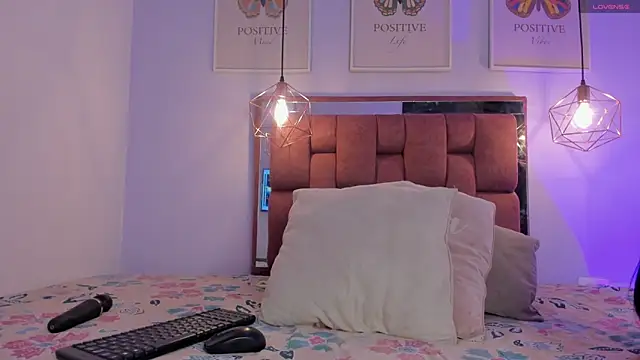 kristakinnky online show from 09.26.25