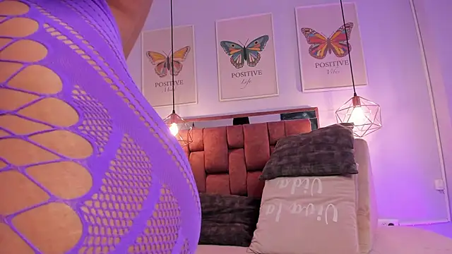 kristakinnky online show from 04.16.26