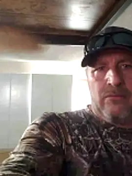 Snapshot of girthbrooks1269 chatting on 12.18.25 girthbrooks1269 online show from 12.18.25