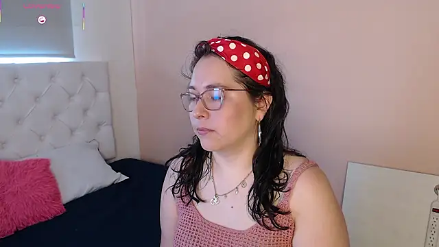 Snapshot of May_Carlier chatting on 02.05.26 May Carlier online show from 02.05.26