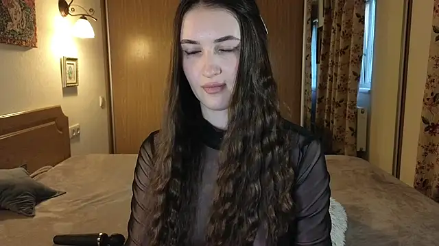 Snapshot of Tutti_Frutt1s chatting on 07.19.26 Tutti Frutt1s online show from 07.19.26