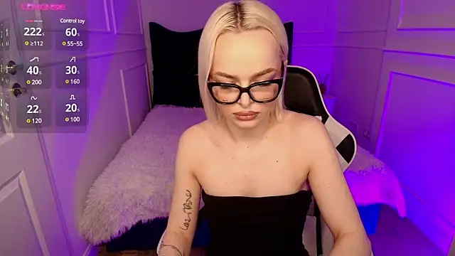 horny blondiee online show from 01.31.25