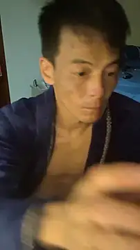 Snapshot of hkwildguy chatting on 04.11.26 hkwildguy online show from 04.11.26