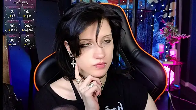 Snapshot of dark_vamp_ chatting on 02.14.25 dark vamp online show from 02.14.25