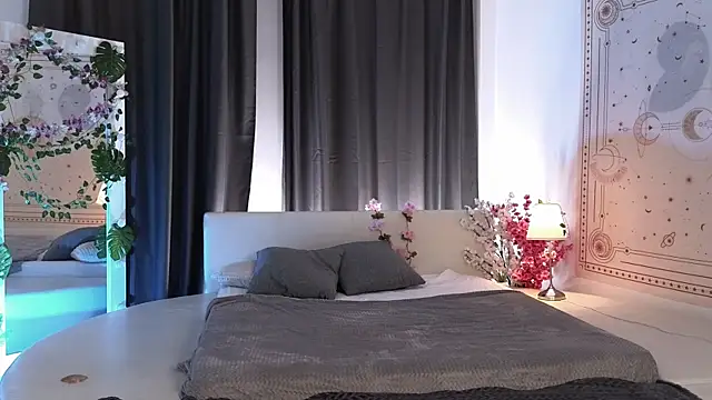 Snapshot of dark_vamp_ chatting on 03.07.25 dark vamp online show from 03.07.25