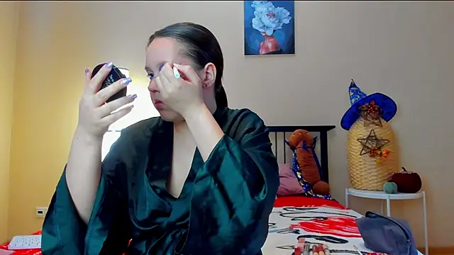 Snapshot of Mira_Karter chatting on 10.30.25 Mira Karter online show from 10.30.25