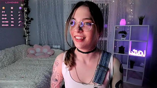 AraCopple online show from 12.15.24